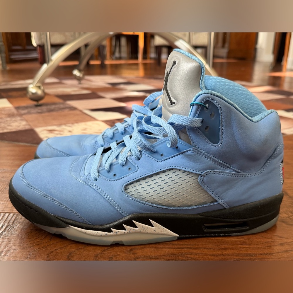 Jordan 5 Retro SE Mid UNC - Picture 4 of 13